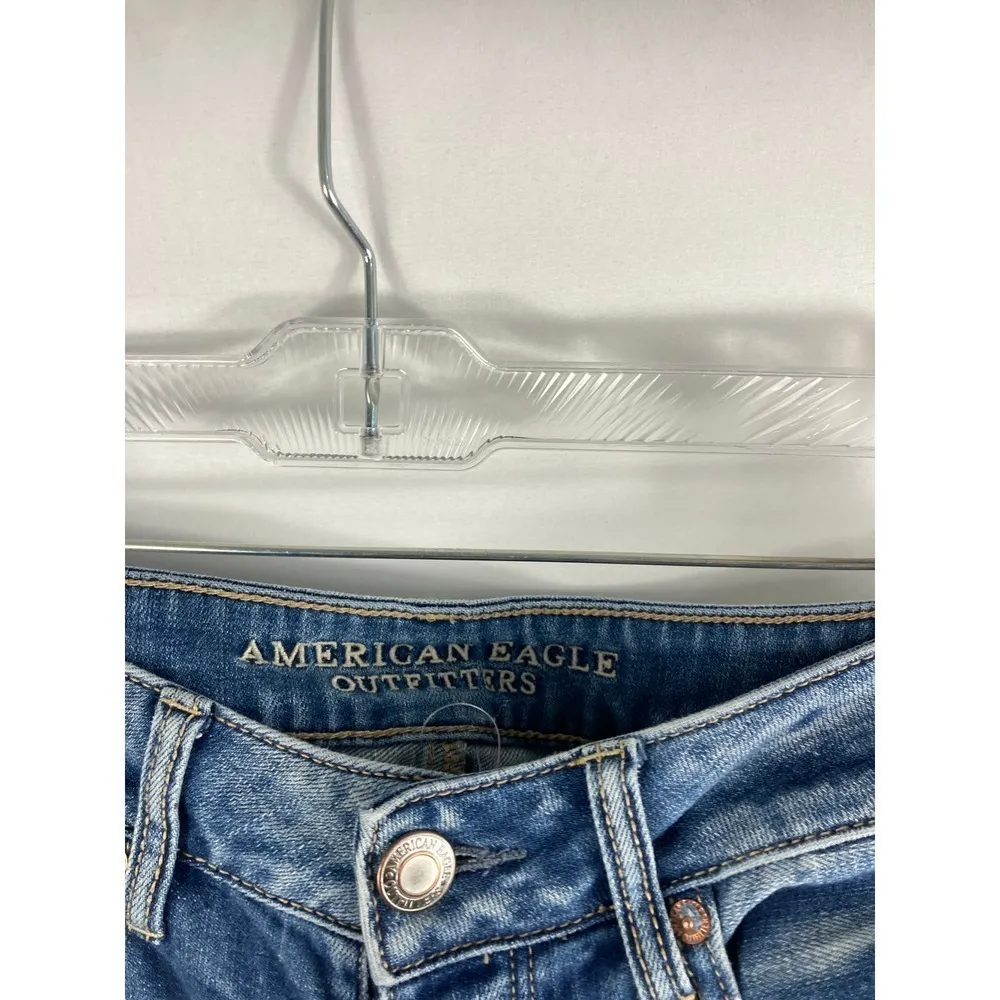 American Eagle  Tomgirl Distressed Jean Size 2R - Image 4