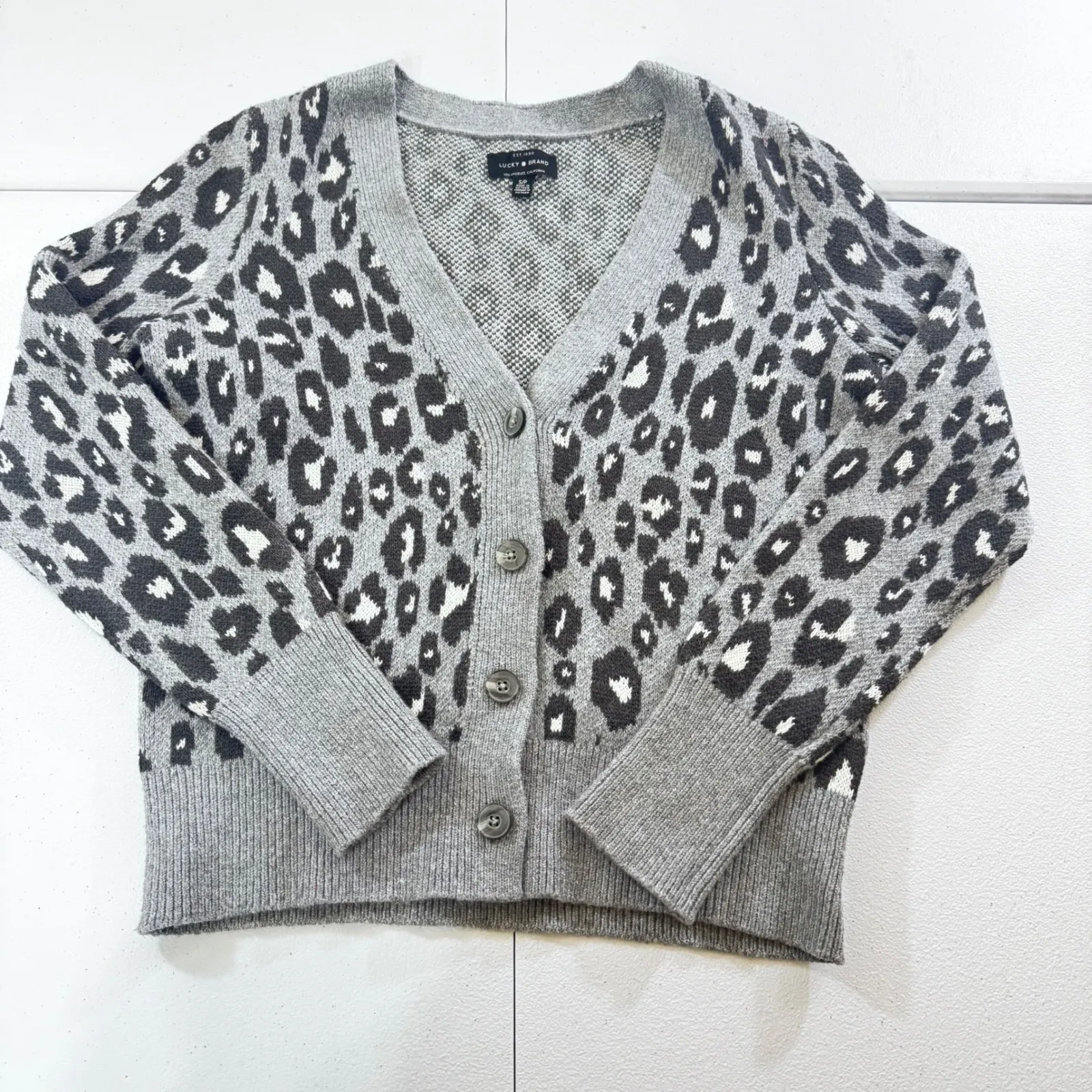 Chic Lucky Brand Leopard Print Button Front Cardigan Sweater Women's Size S P Gray - Image 1
