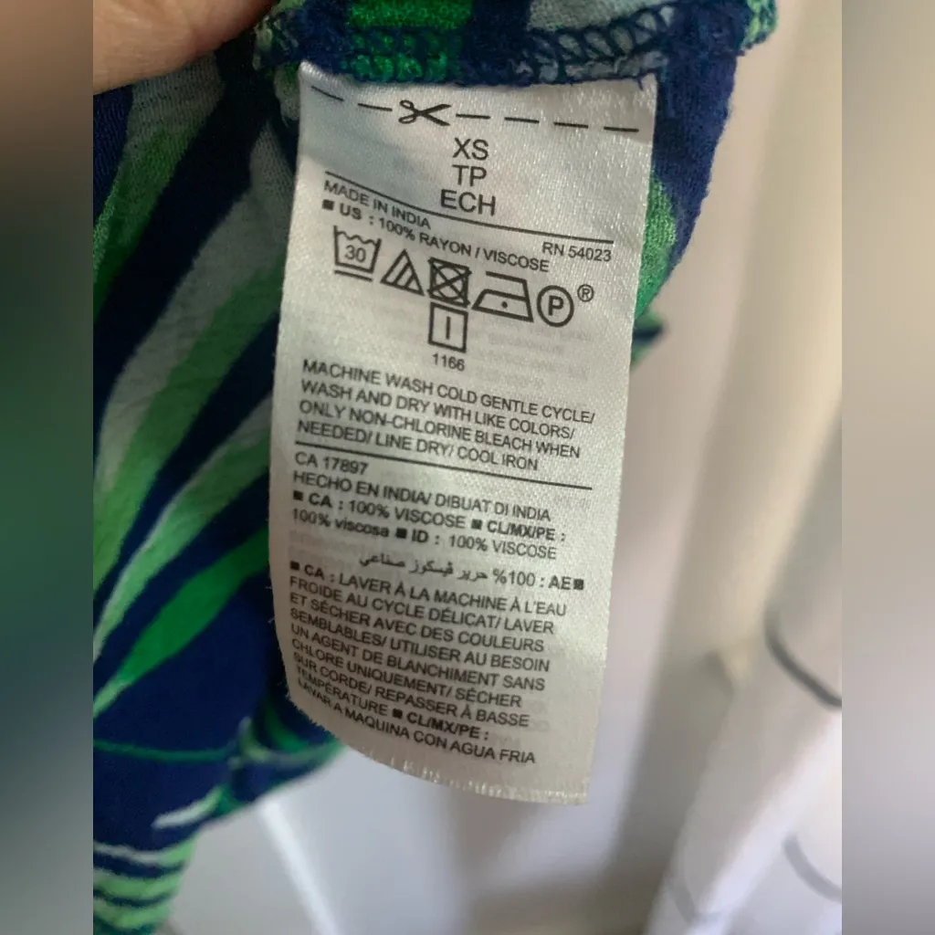 Old Navy Tropical Tunic Shirt Blue Green Leaves Size XS Lightweight Long Sleeves - Image 5