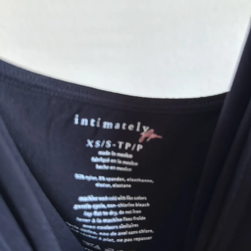 Black Sleeveless Top - Image 4