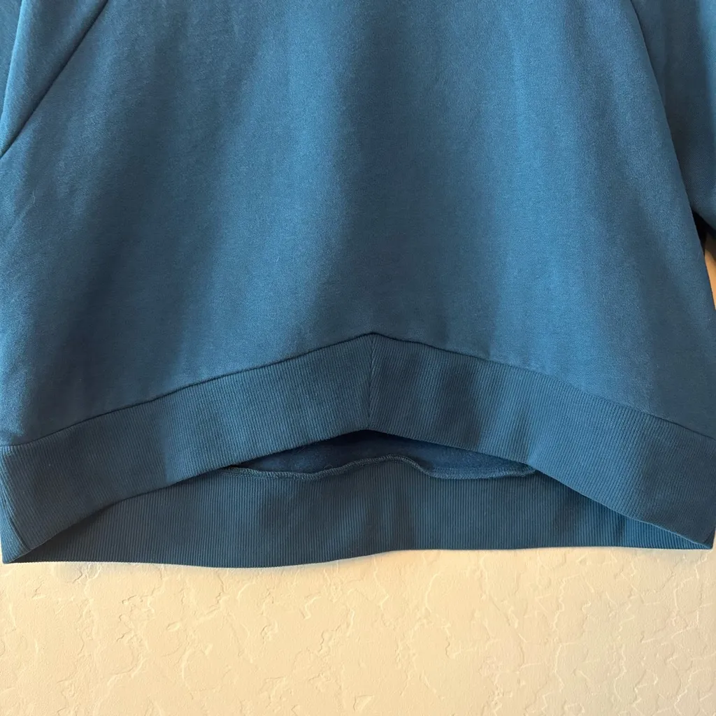 Beyond Yoga Uplift cropped pullover high low sweatshirt in blue gem size medium - Image 6