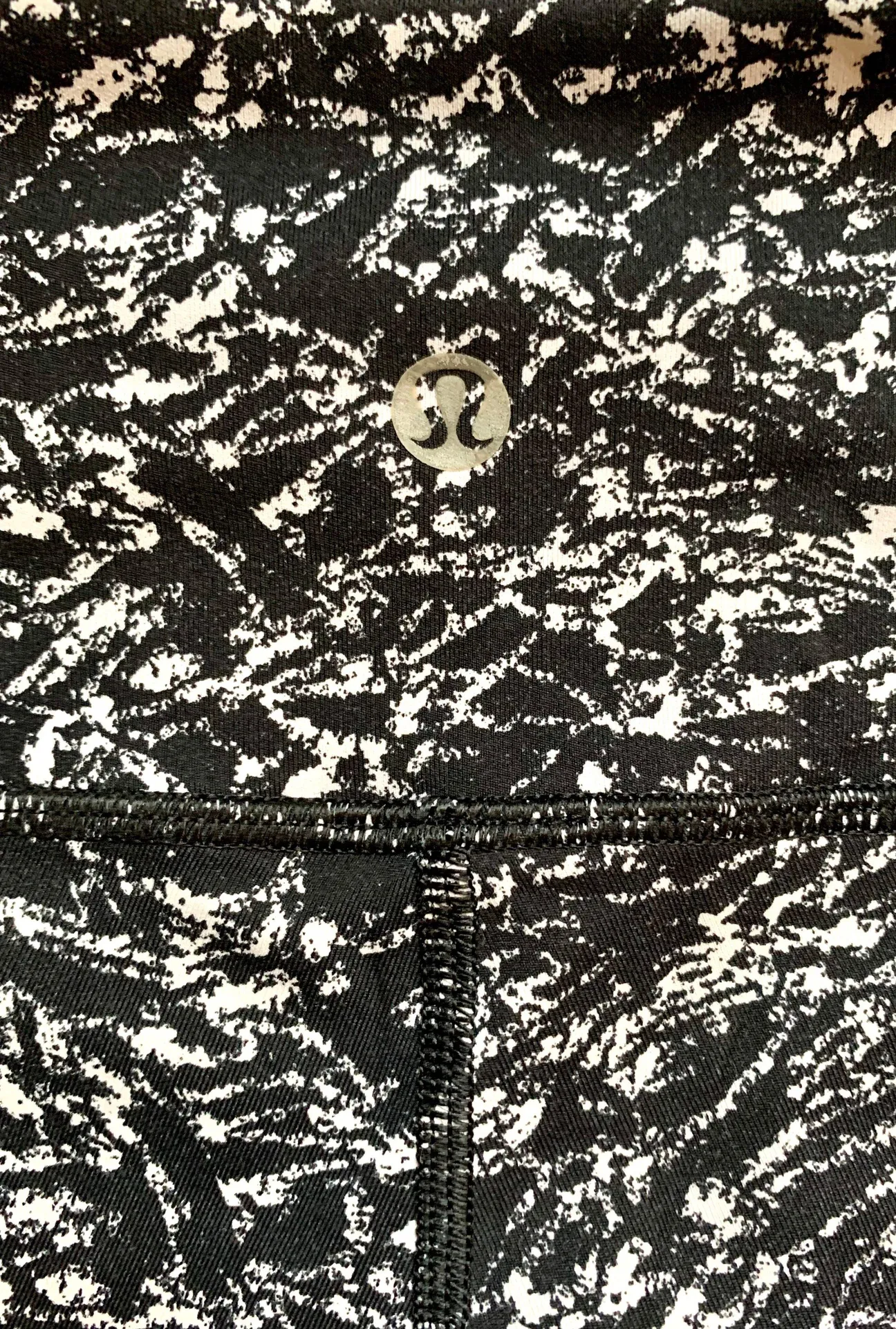 Lululemon Black & White Patterned Lulu Lemon Leggings - Image 3