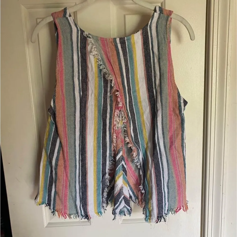 Juniors crop top size large - Image 2