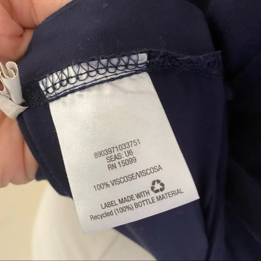 Covington v neck dressy blouse Size Medium - Image 6