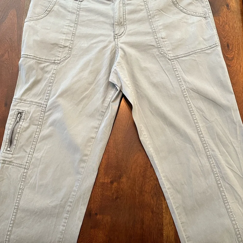 😎Grey Cargo Style Straight Leg Pants - Image 3