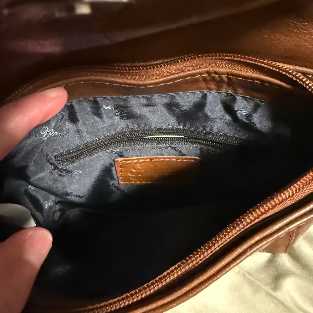 Ashwood Brown Leather Crossbody Bag - Image 5