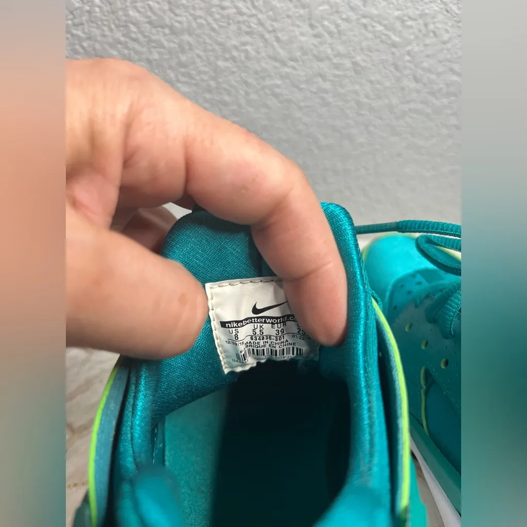 NIKE AIR HUARACHE RUNE Turquoise like new - Image 4