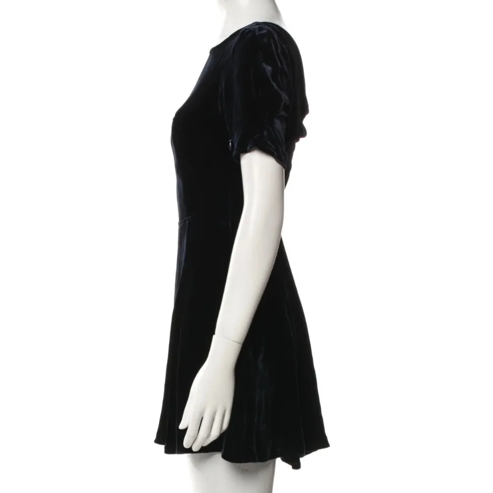 Reformation cut out velvet mini dress - Image 5