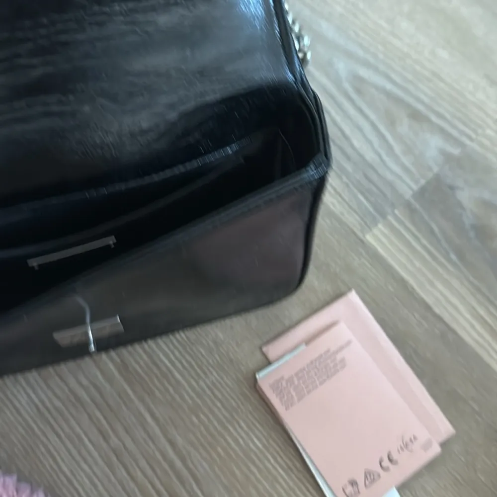 like new miu miu black pattina matelasse patent leather bag - Image 4