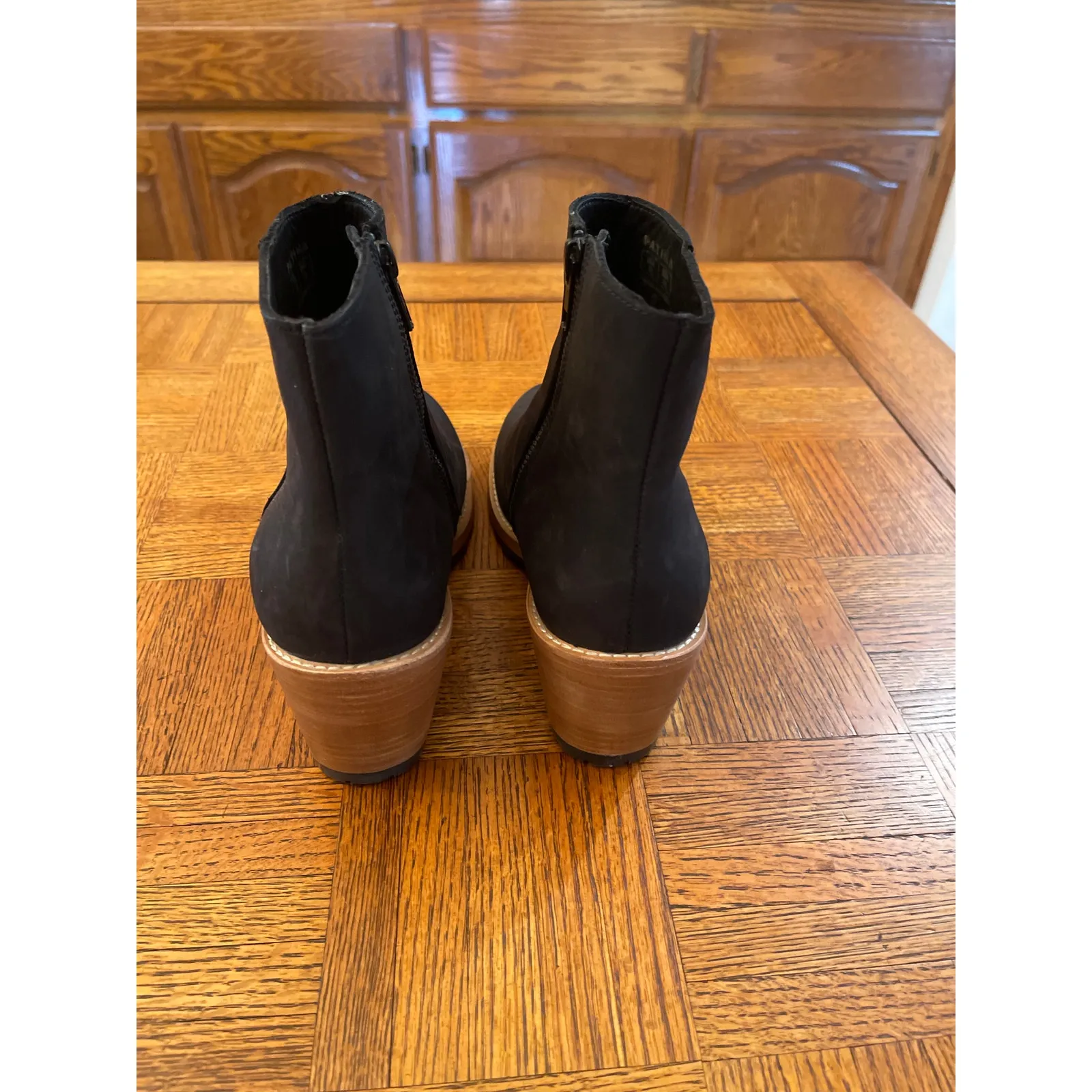 Patina Footwear lug sole ankle boots size 10 Black - Image 4