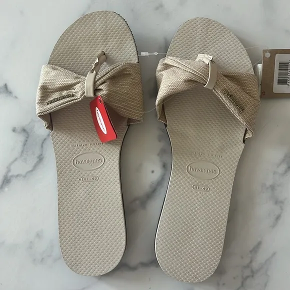NWT Havaianas Beige Thong Bow Sandals, Size EU 41-42 (US 11-12W) New w/Tag - Image 2