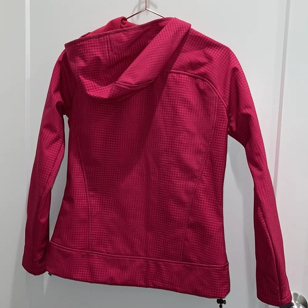 NEW BALANCE PINK HOODED JACKET - Image 5