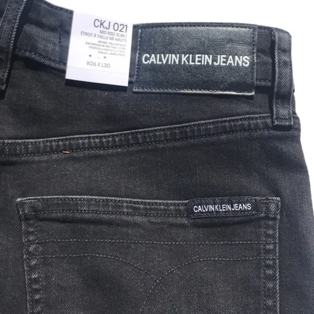 Calvin Klein Jeans CKJ 011 Mid Rise Skinny Distressed Black Jeans W26 X L30 New - Image 4