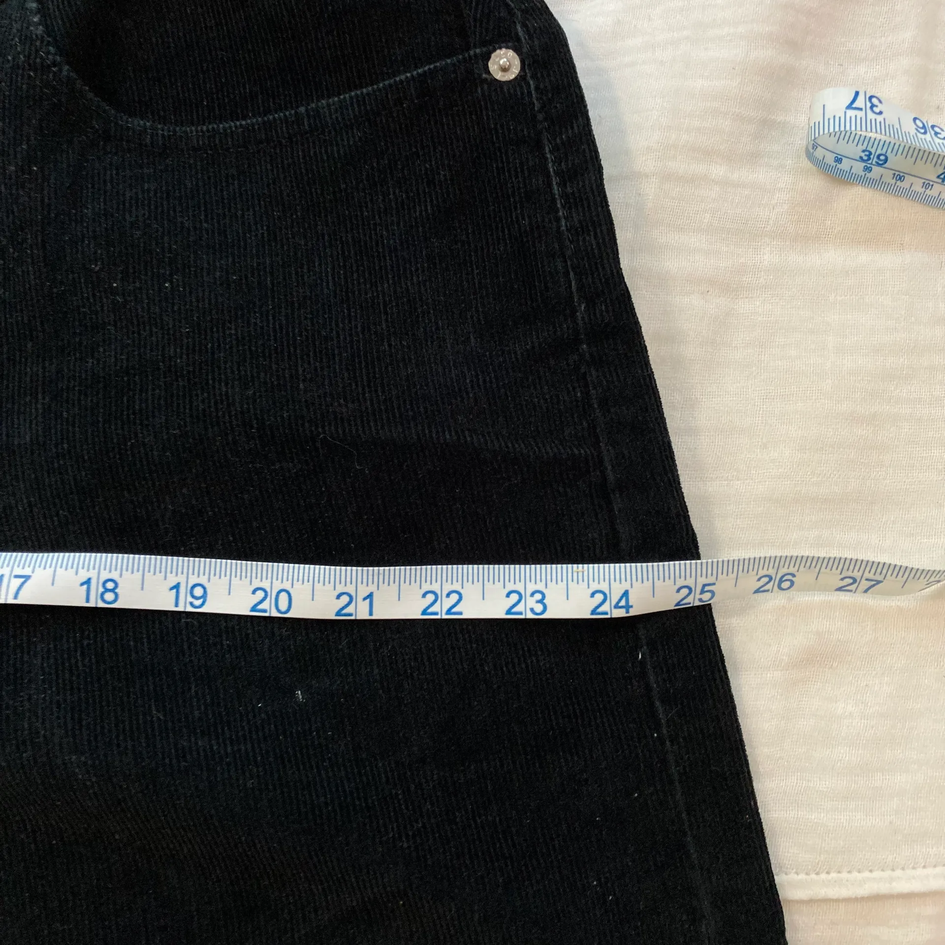 Levi’s 569 Loose Straight Corduroy Black Jeans 29 - Image 9