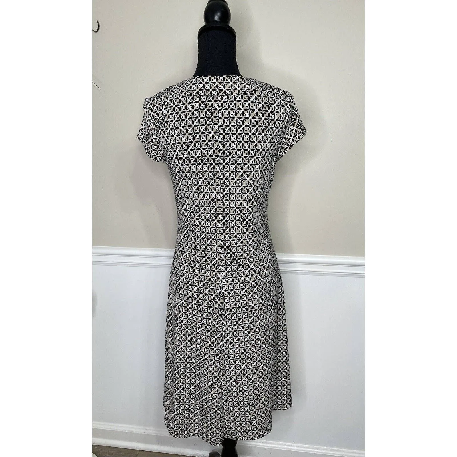 Axcess A Liz Claiborne Company Black And Tan Geo Print Dress Size Small - Image 5