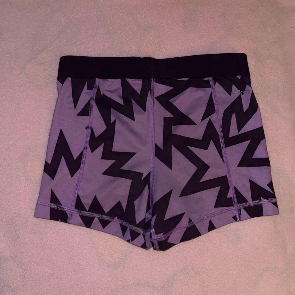 Nike  pro shorts - Image 3