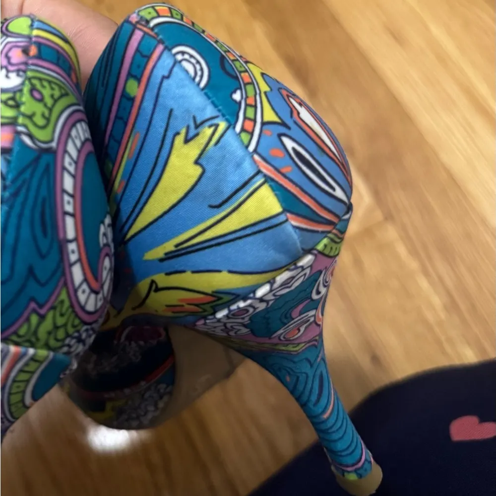 Size 8 CHINESE LAUNDRY LOVE High Heels Closed Toe paisley Artsy Shoes Pumps - Image 11