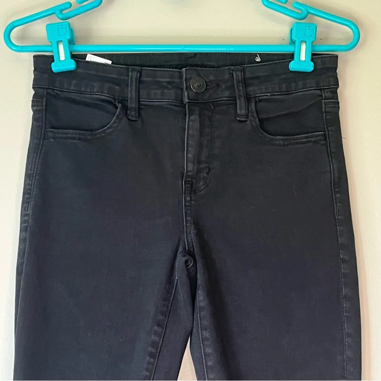 American Eagle Black Distressed NE(X)T Level Stretch Jegging Size 4 - Image 3