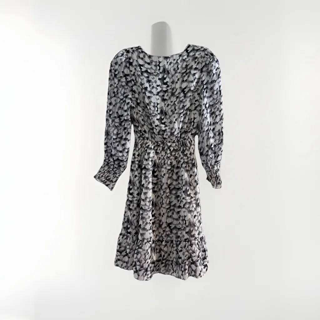 T H M L Anthropology Long Smocked Cuff Sleeve Size XS Wrap Top Ruffle Hem - Image 4