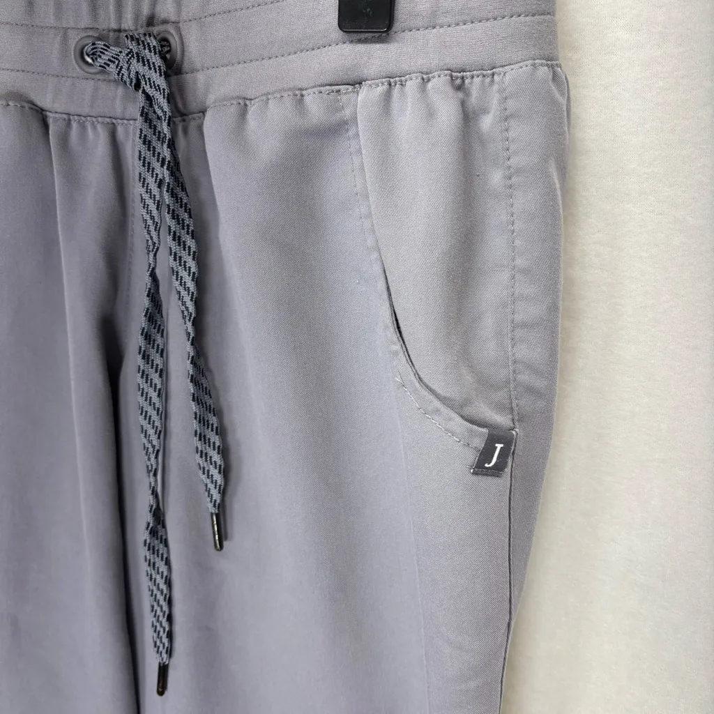 Jaanuu Women's Gray Scrub‎ Jogger Set - Image 6
