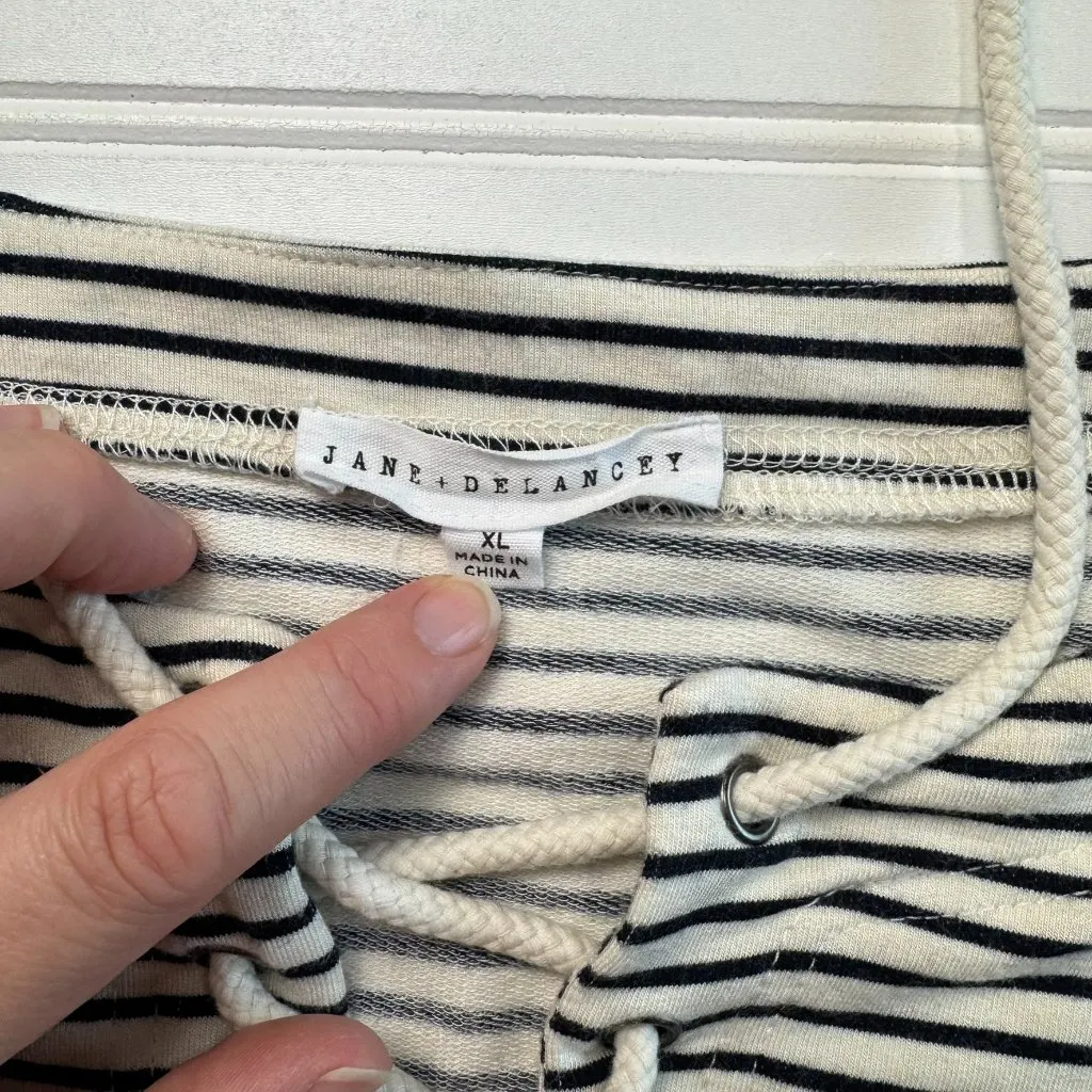 Jane & Delancey Stripe Lace Up Cropped Top Size XL Short Sleeve D12 - Image 4