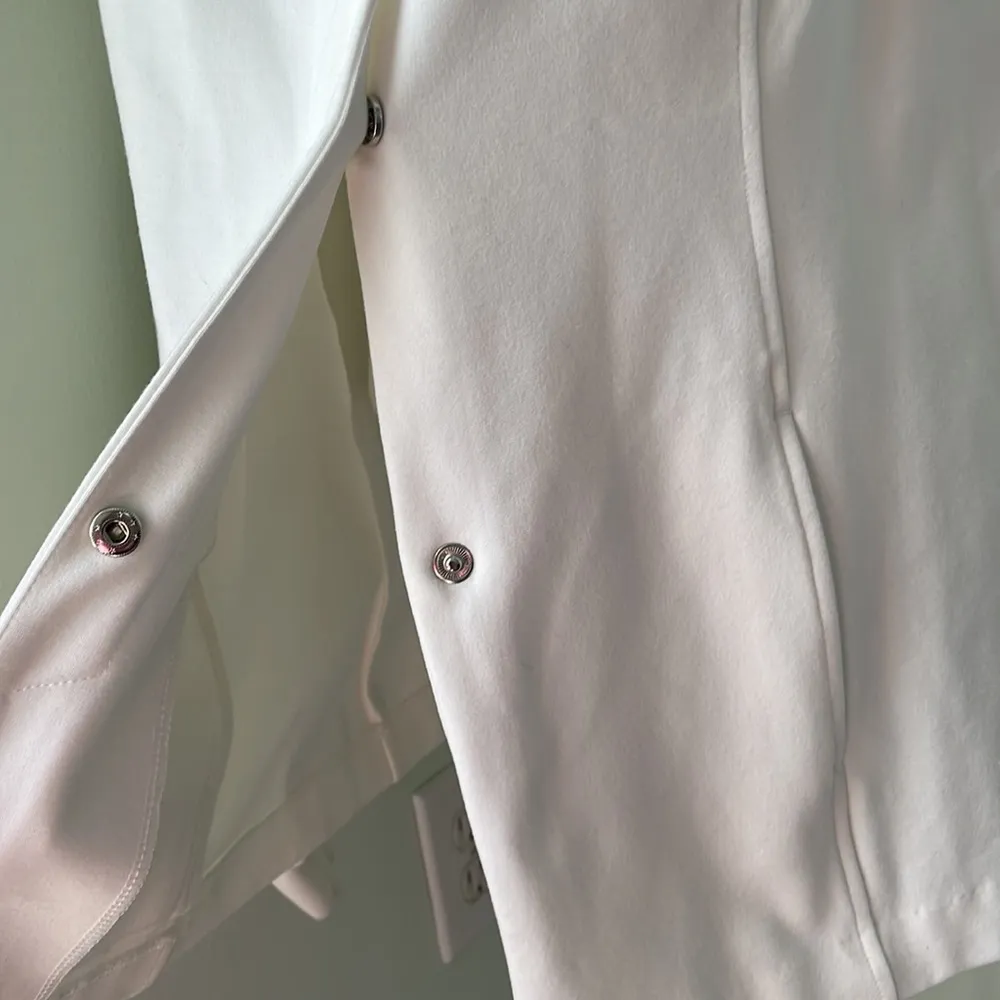 Chico's White Snap Front Vest NEW - Image 4