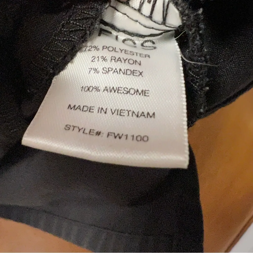 Casma Three Pocket Scrub Top Short Sleeve V-Neck Black XS Extra Small - Image 6