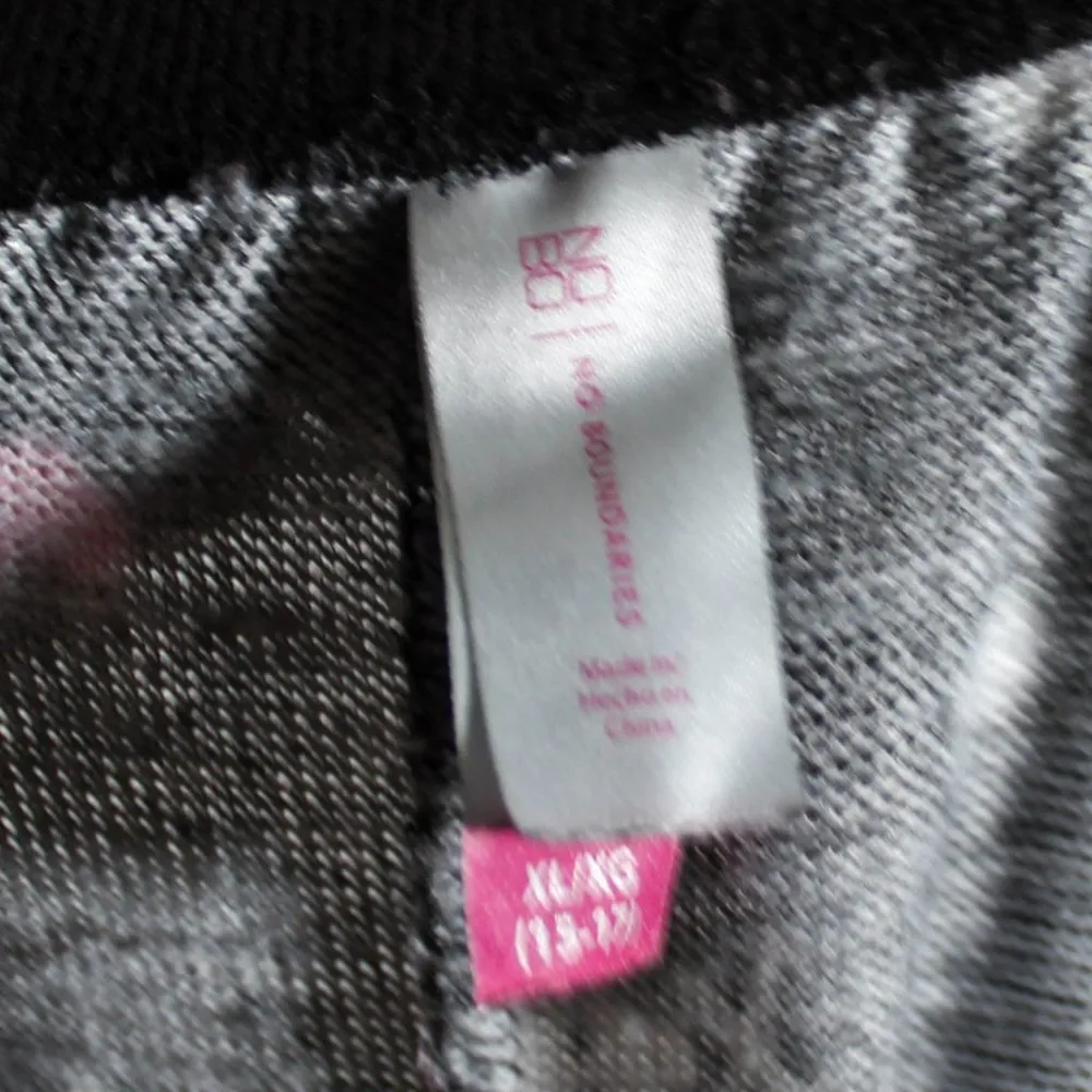 Vintage Y2K 2007 Black White Knit Like Capri Cut Lounge Pants Size XL Juniors - Image 7