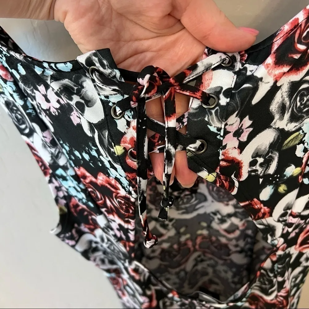 Hot Topic skulls and roses pinup keyhole back mini dress, stretchy, black,SM - Image 10