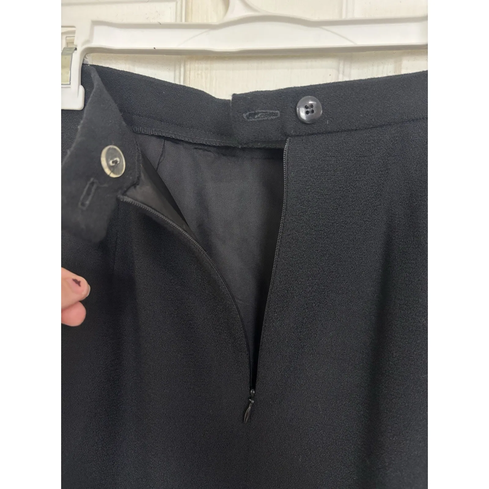 VTG 100% Worsted Wool Black Knee Length Pencil Skirt Size 10 Office Siren - Image 4