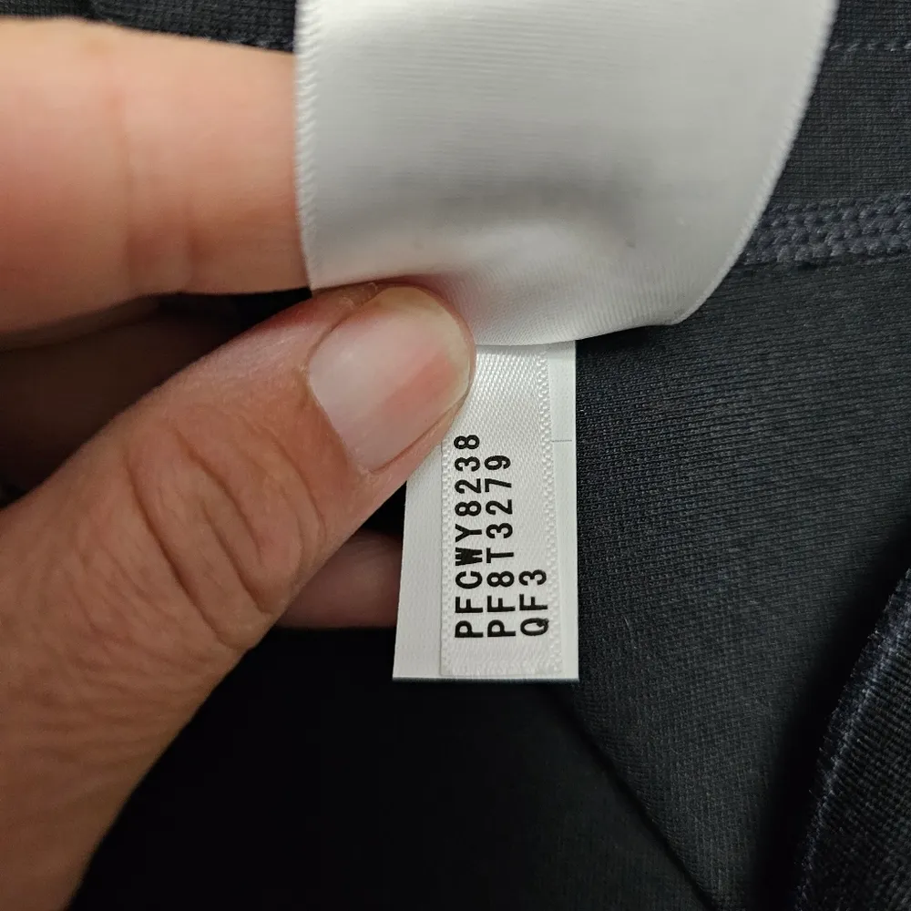 Calvin Klein Performance Black Cropped Active Wear Tank Top Size Medium - Image 8