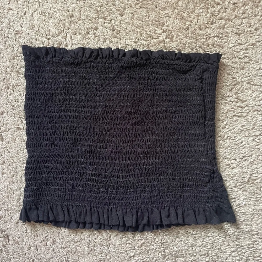Black ribbed cropped tube top size small - Image 2