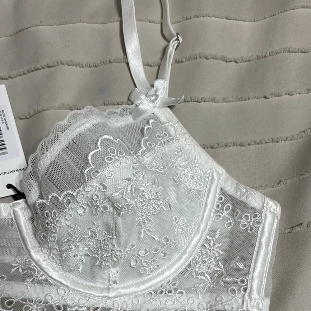 Kat The Label | Brodie Underwire Bra with Scalloped Edge White - Image 2