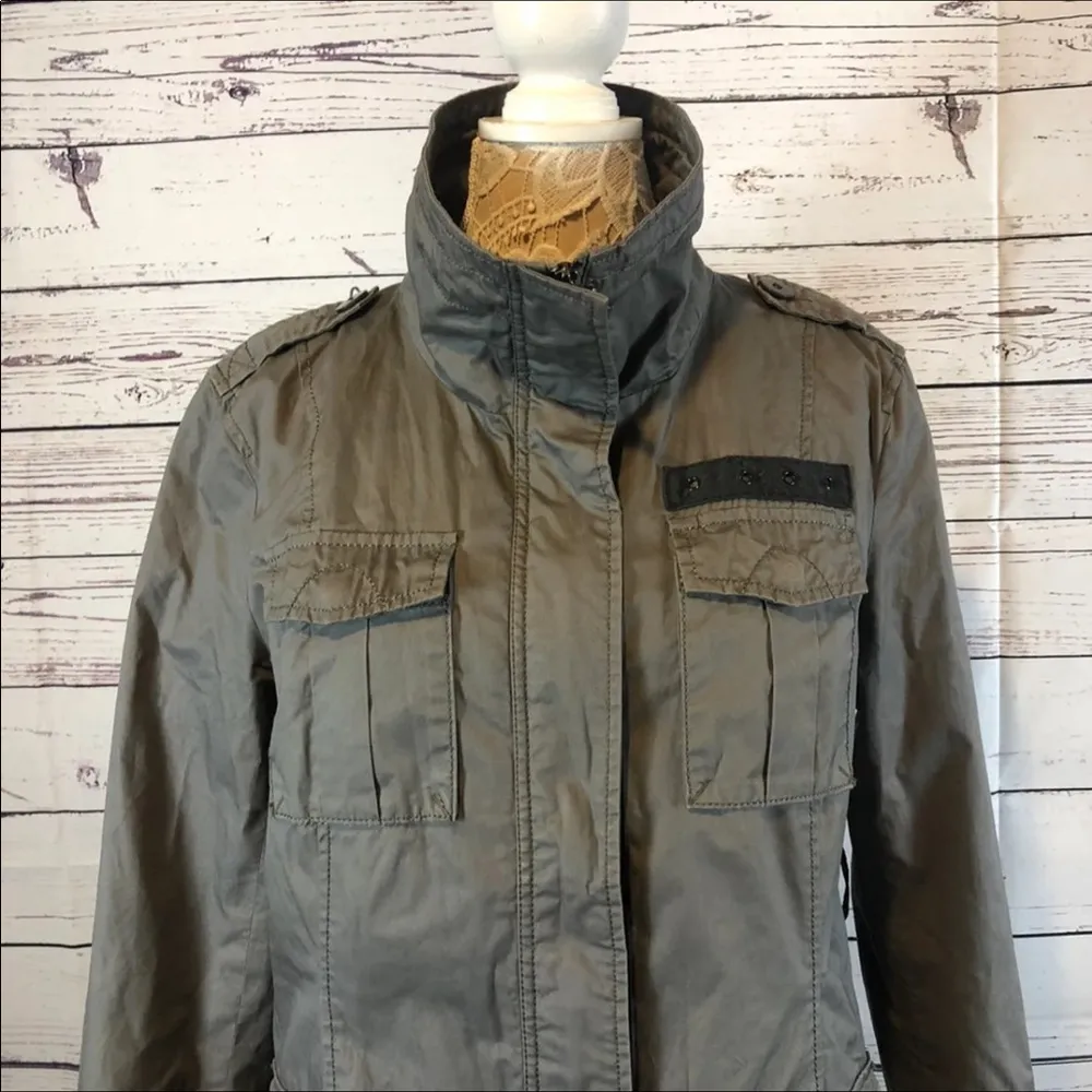 Kenneth Cole trench coat
Size XL - Image 3