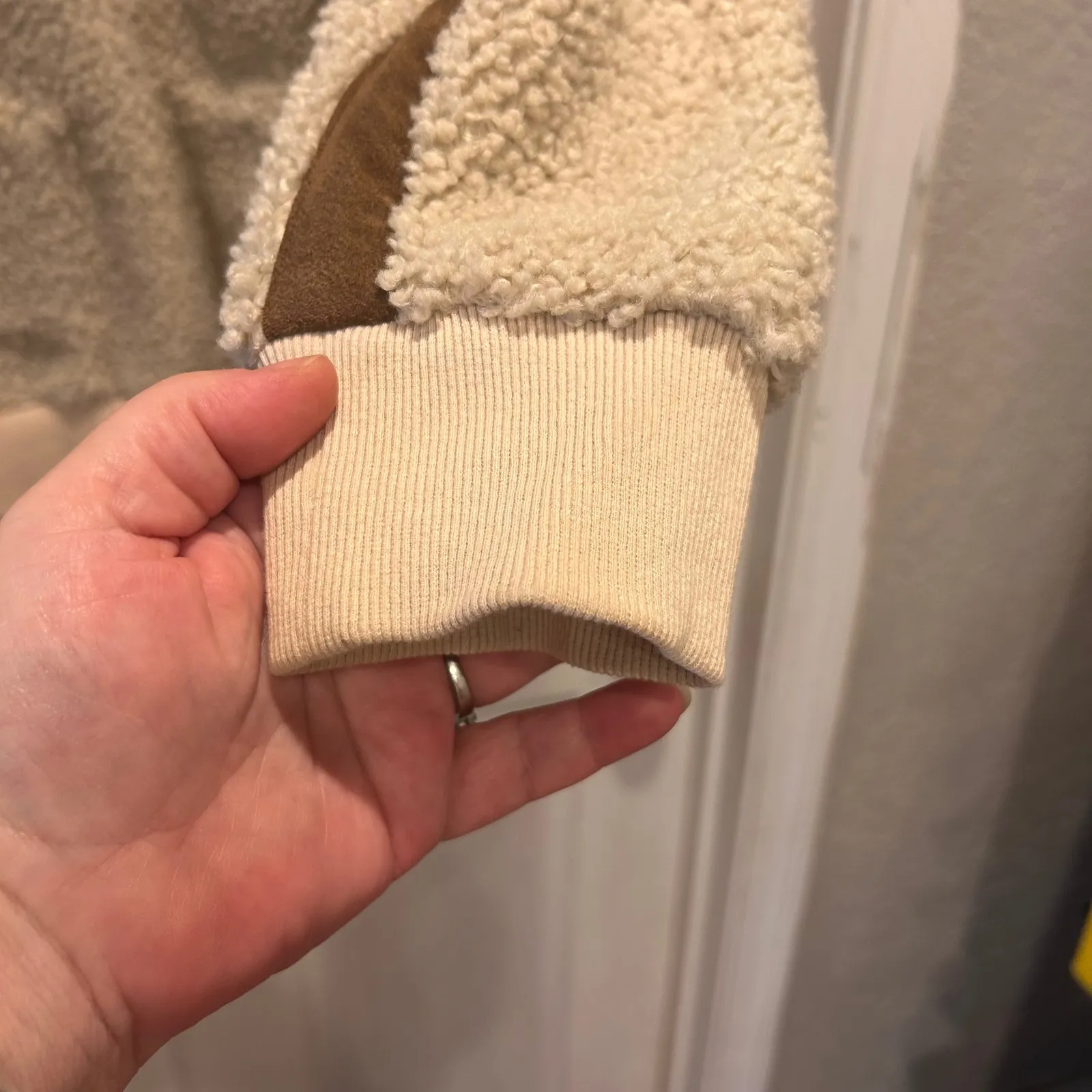 THML Women's Medium Sherpa Pullover 1/4 Zip‎ Beige Brown Trim Sweater - Image 5