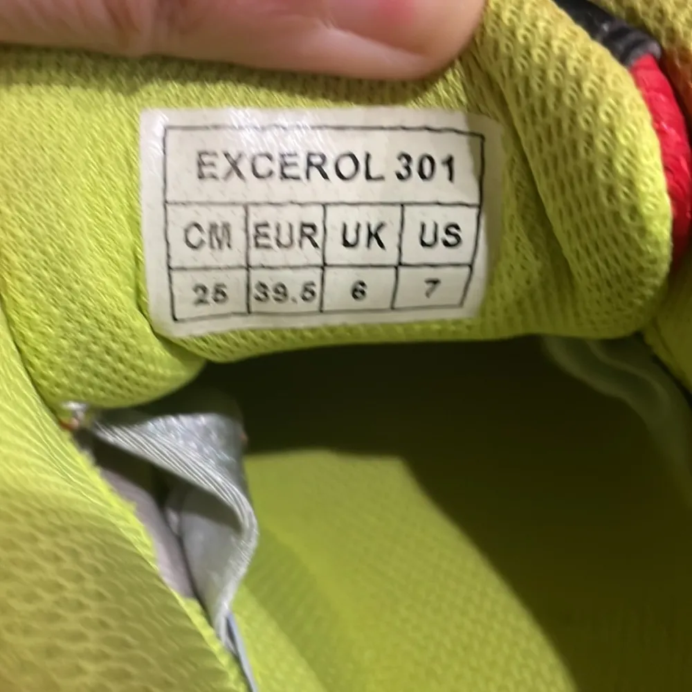 Yonex badminton shoes power cushion ergoshape unisex womens size 7 mens size 5.5 Red - Image 5