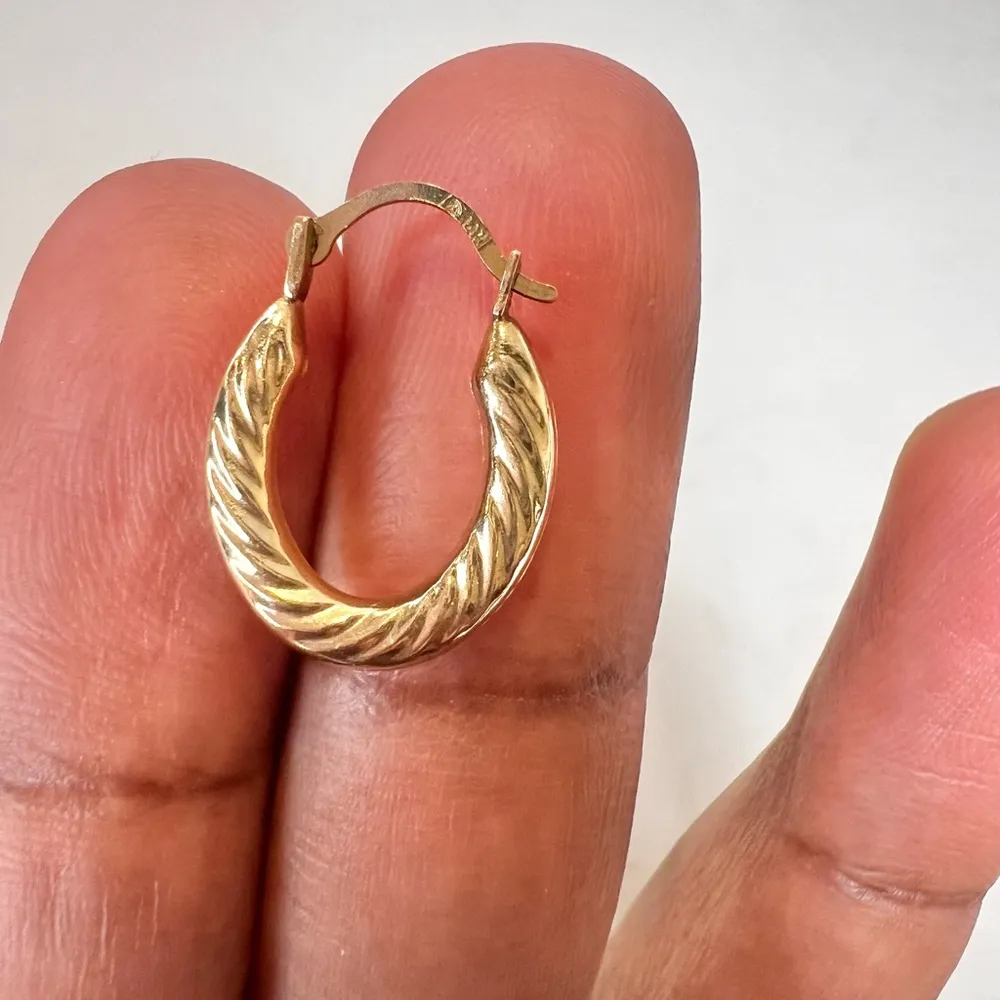 14K Yellow Gold Hollow Puff Earrings Shrimp Hoop Earrings . - Image 6