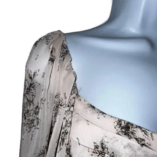 EXPRESS Light Pink Chiffon Floral With‎ Silver Threading Blouse NWOT Size Small - Image 5