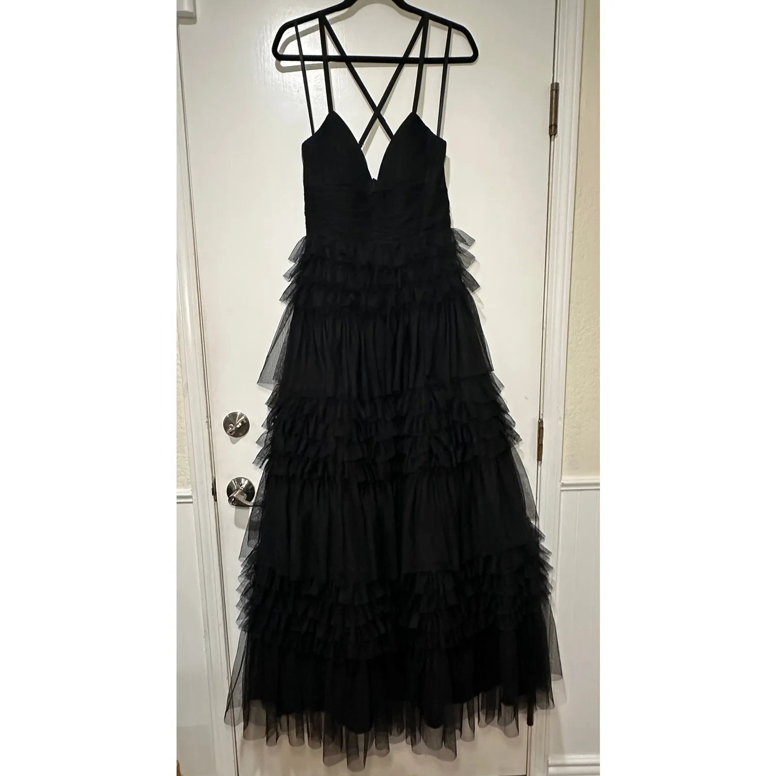 Betsy & Adam V-Neck Sleeveless Tiered Ruffle Mesh Gown Black 4 NWT 1 Strap Flaw - Image 2