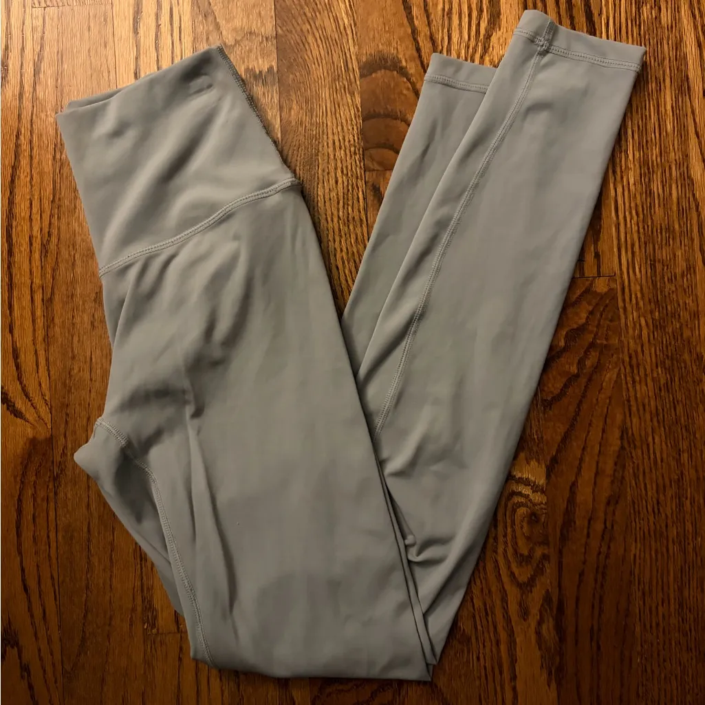 NVGTN Grey Signature 2.0 Seamless High Rise Leggings - Small - Image 4