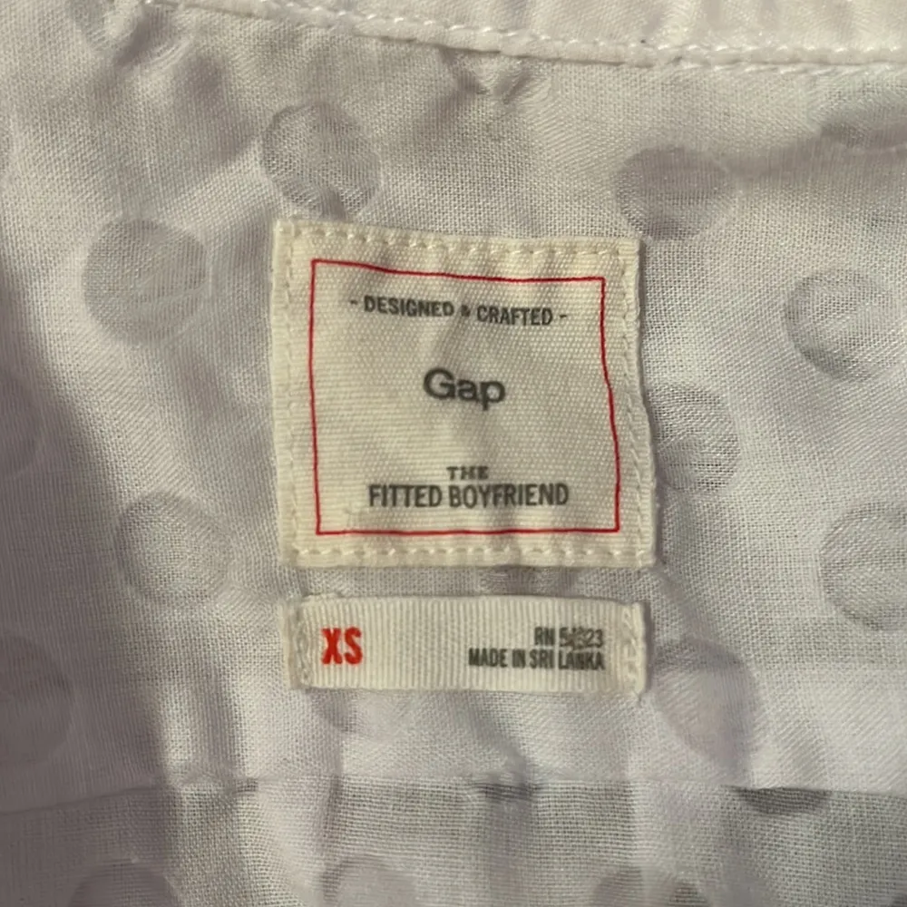 Gap sheer dot Fitted Boyfriend shirt - Image 7