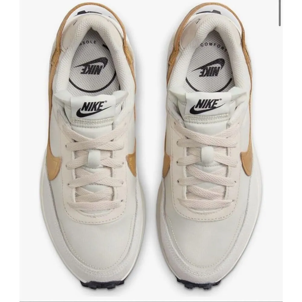 Nike NWB waffle Debut ESS gold sneaker size 6 - Image 4