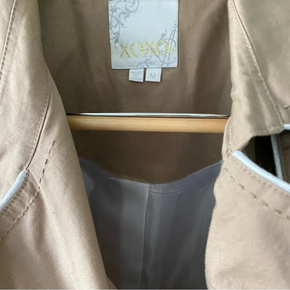 Tan Trenchcoat with White Outlining - Image 2
