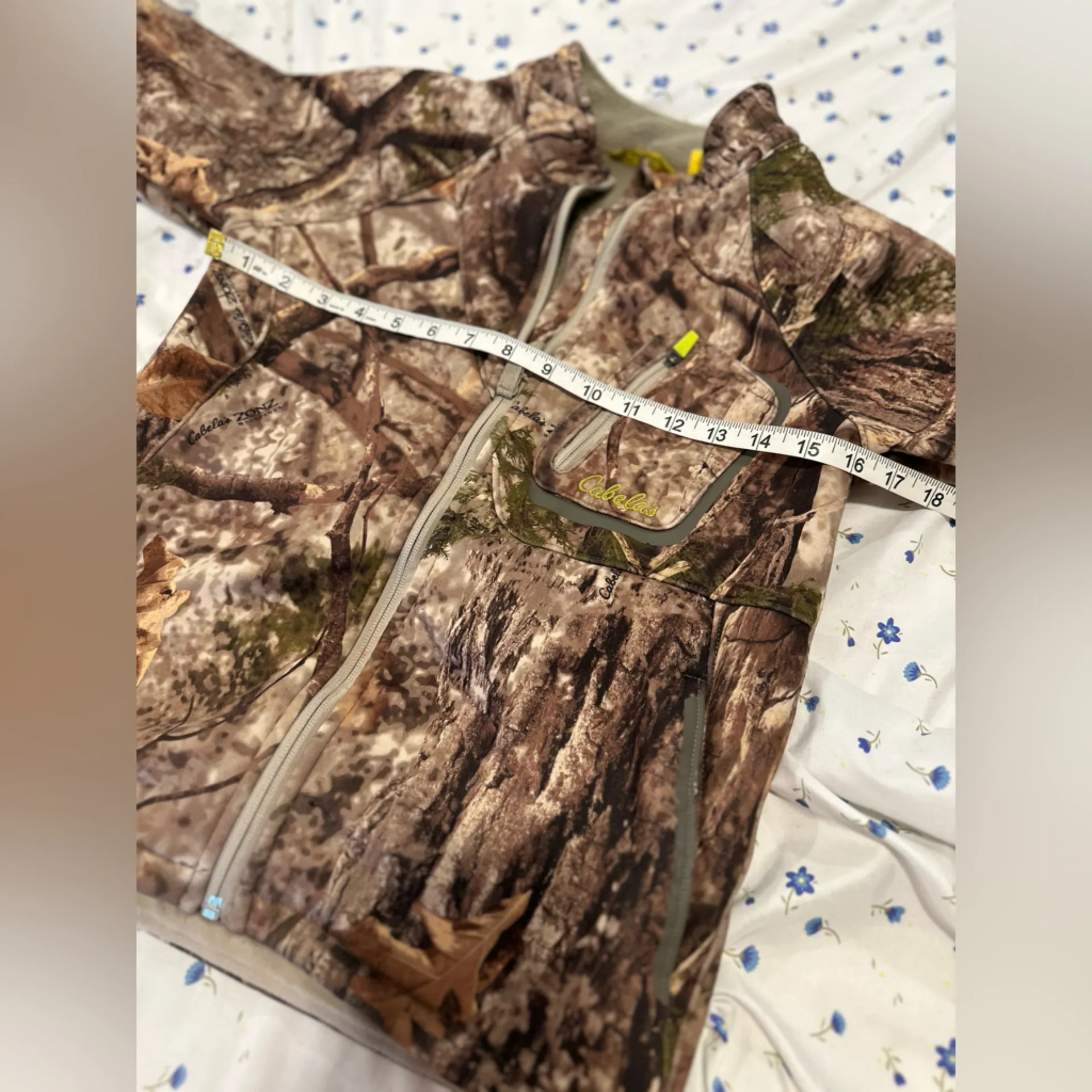 Cabela's Zonz Women’s Sz: M Woodlands Camo Full-Zip Fleece Lined Hunting Jacket. - Image 3