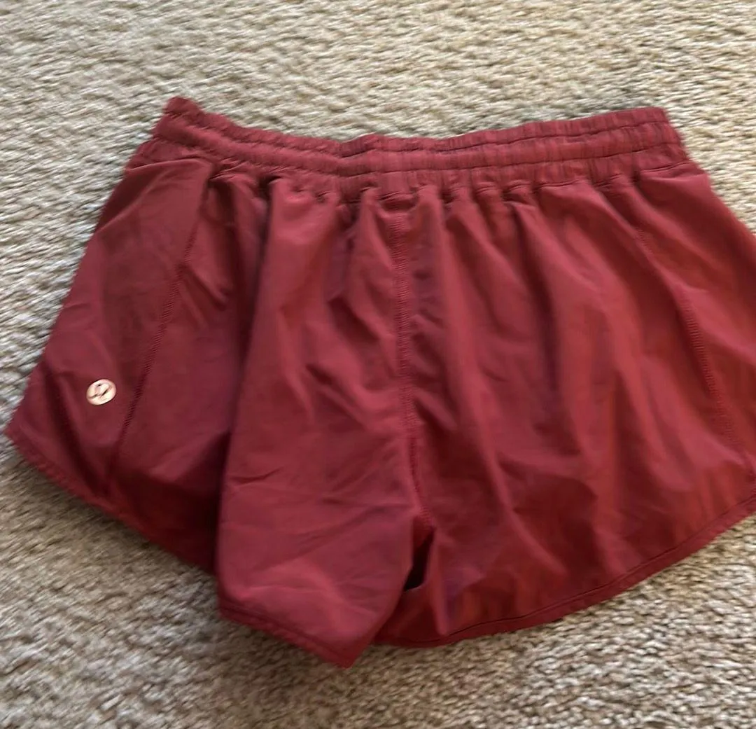 Lululemon Hotty Hot Short 2.5” Mulled Wine - Image 2