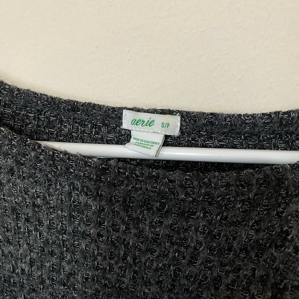 Aerie Women’s Charcoal Gray Waffle Knit Crewneck Thermal Sweater Size Small - Image 3