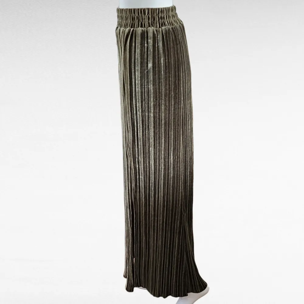 Umgee Olive Velvet Pleated Pull On Maxi Skirt Size Medium - Image 3