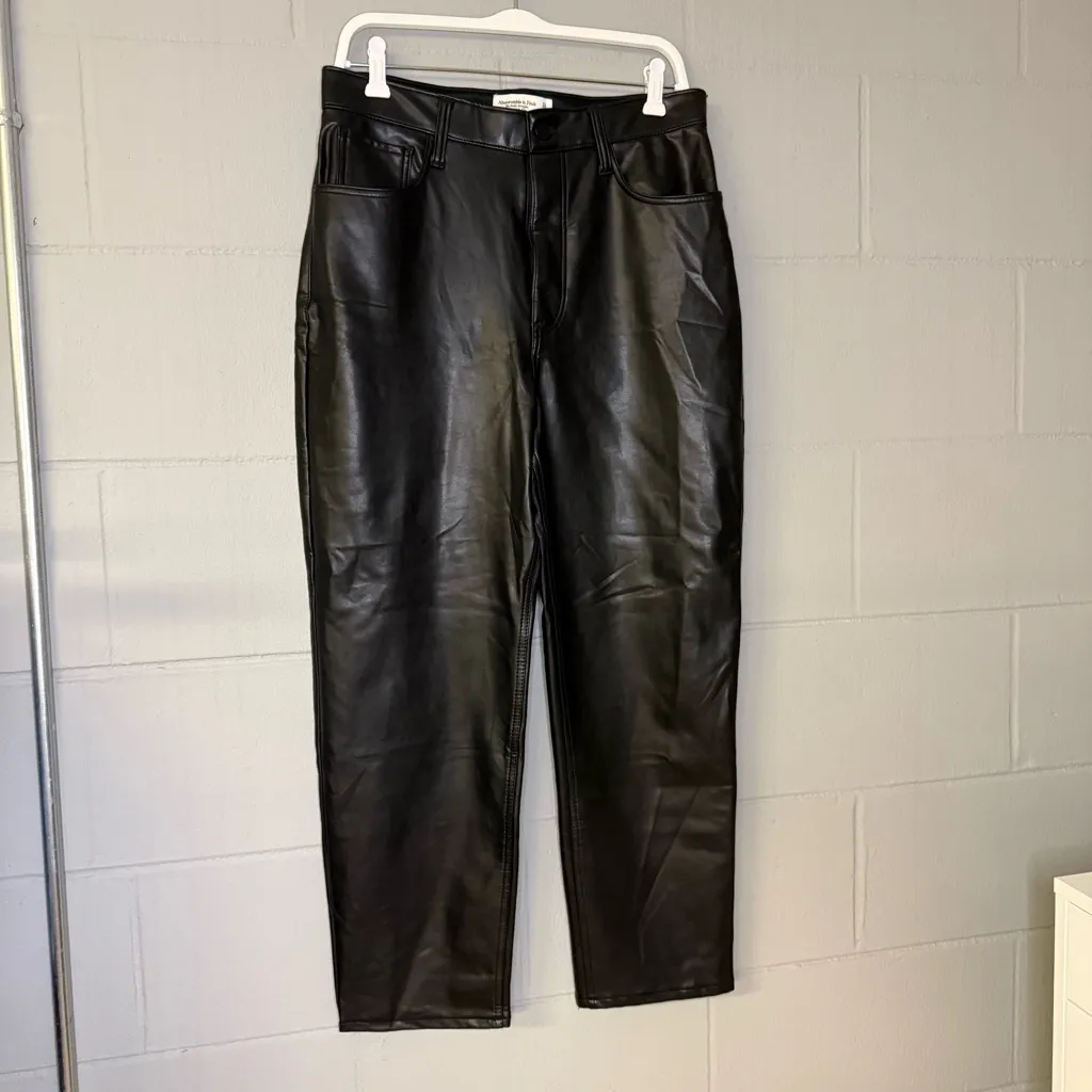 NWT Abercrombie & Fitch The Ankle Straight Ultra High Rise in Leather Sz 12/31 - Image 4