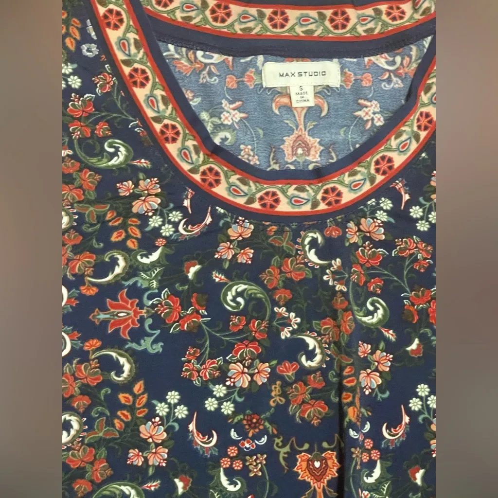 Max Studio Blue Floral Patterned Top - Image 2