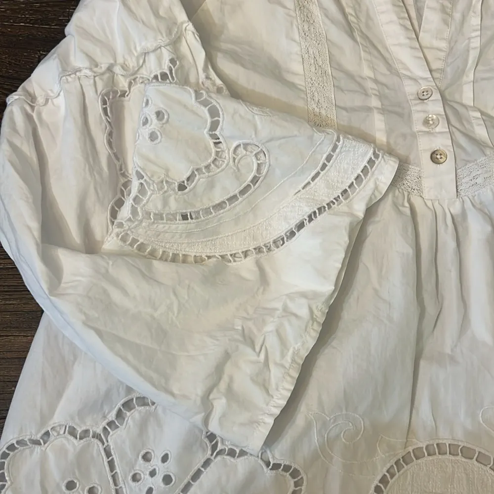 Soft Surroundings Flora Eterna Tunic White Embroidered Cut Out Size Large - Image 5